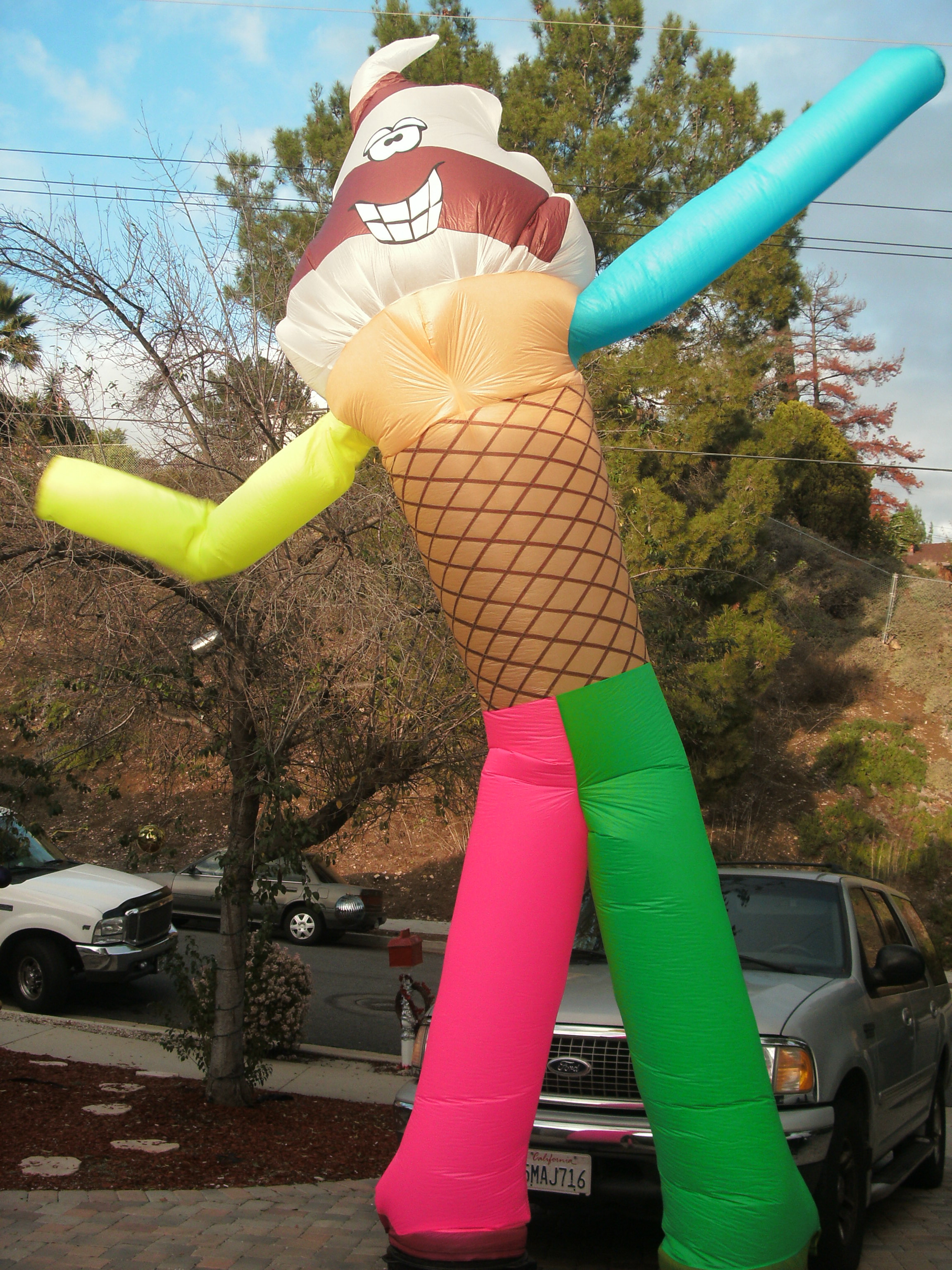 15' Ice cream Cone Man Partydancer